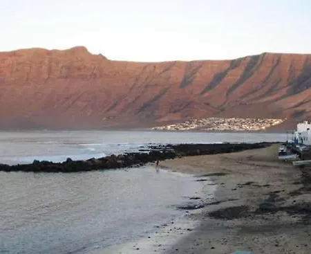 Dom wakacyjny Sleeps 6 Wifi Famara